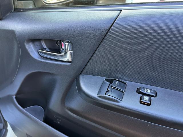 ハイエースバン ロングDX 4型 社外ナビ バックカメラ ETC ローダウン 新品16インチアルミホイール&タイヤ インナーブラックライト 電格ミラー スーパーGLセカンドシート シートカバー ドラレコ プライバシーガラス(76枚目)