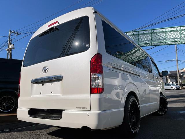 ハイエースバン ロングワイドスーパーGL 5型 2.8ディーゼル ワンオーナー 純正ナビ バックカメラ ETC2.0 ローダウン 16インチアルミ 新品PARADAタイヤ モデリスタエアロ LEDライト シートカバー 前後ソナー ドラレコ(5枚目)