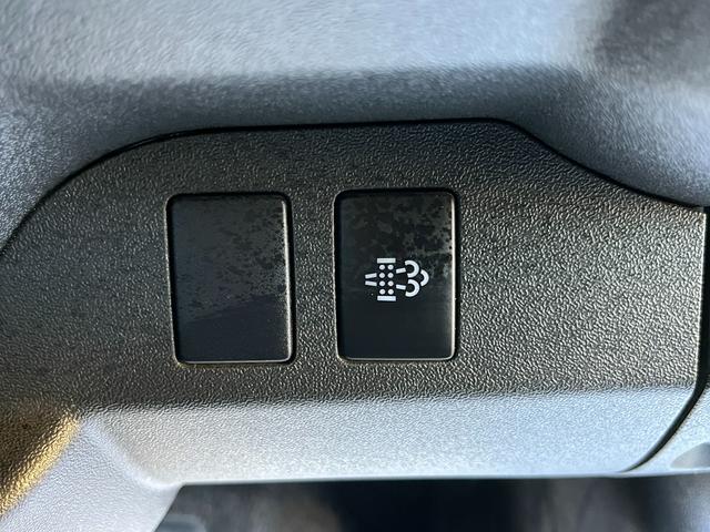 ハイエースバン ロングワイドスーパーGL 5型 2.8ディーゼル ワンオーナー 純正ナビ バックカメラ ETC2.0 ローダウン 16インチアルミ 新品PARADAタイヤ モデリスタエアロ LEDライト シートカバー 前後ソナー ドラレコ(17枚目)