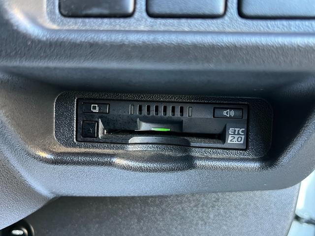 ハイエースバン ロングワイドスーパーGL 5型 2.8ディーゼル ワンオーナー 純正ナビ バックカメラ ETC2.0 ローダウン 16インチアルミ 新品PARADAタイヤ モデリスタエアロ LEDライト シートカバー 前後ソナー ドラレコ(26枚目)