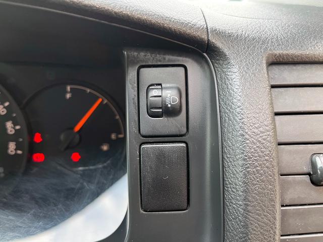 ハイエースバン ロングDX 4型 3.0ディーゼルターボ4WD ワンオーナー禁煙 寒冷地仕様 スライド窓 Wエアバッグ 新規荷室フィルム施工(15枚目)