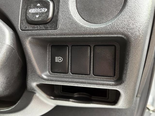 ハイエースバン ロングスーパーGL 5型 2.8ディーゼル 4WD ワンオーナー禁煙 トヨタセーフティセンス バックカメラ ETC プライバシーガラス イージークローザー スライド窓 ナビフルセグTV(17枚目)