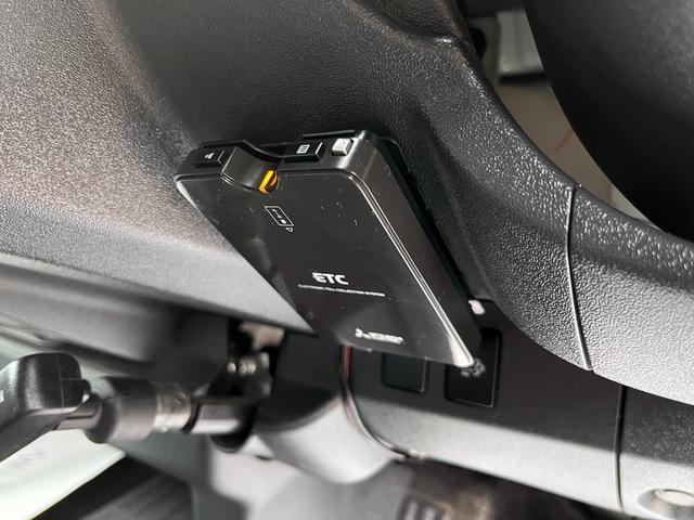 ハイエースバン ロングスーパーGL 5型 2.8ディーゼル 4WD ワンオーナー禁煙 トヨタセーフティセンス バックカメラ ETC プライバシーガラス イージークローザー スライド窓 ナビフルセグTV(23枚目)