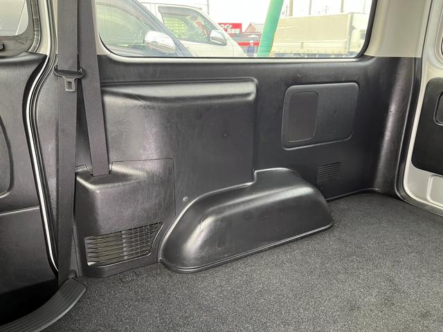 ハイエースバン ロングスーパーGL 5型 2.8ディーゼル 4WD ワンオーナー禁煙 トヨタセーフティセンス バックカメラ ETC プライバシーガラス イージークローザー スライド窓 ナビフルセグTV(67枚目)