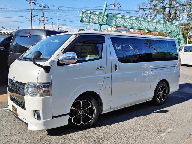 ハイエースバン スーパーGL ダークプライム 4型 3.0ディーゼルターボ 2インチローダウン 17インチアルミホイール フロントエアロ スライド窓 イージークローザー 木目調パネル 純正ナビフルセグTV バックカメラ ETC タイベル交換済み(25枚目)