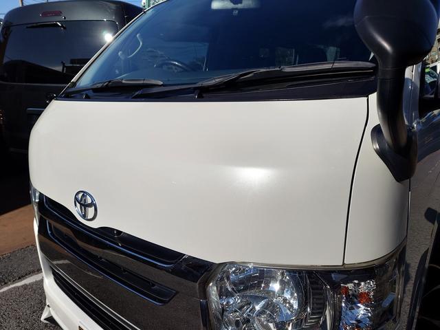 ハイエースバン スーパーGL ダークプライム 4型 3.0ディーゼルターボ 2インチローダウン 17インチアルミホイール フロントエアロ スライド窓 イージークローザー 木目調パネル 純正ナビフルセグTV バックカメラ ETC タイベル交換済み(28枚目)