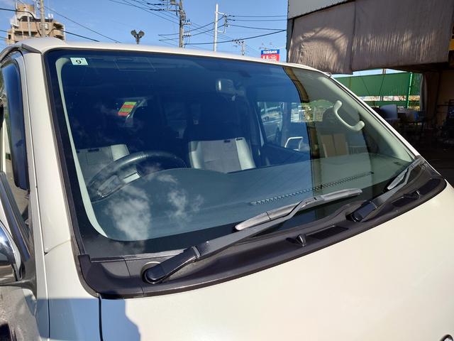 ハイエースバン スーパーGL ダークプライム 4型 3.0ディーゼルターボ 2インチローダウン 17インチアルミホイール フロントエアロ スライド窓 イージークローザー 木目調パネル 純正ナビフルセグTV バックカメラ ETC タイベル交換済み(31枚目)