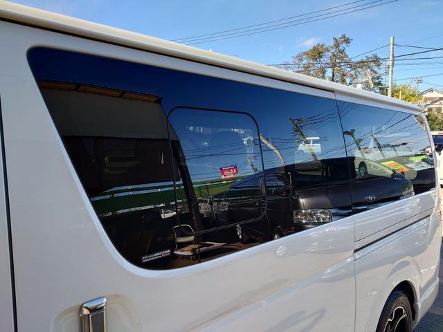 ハイエースバン スーパーGL ダークプライム 4型 3.0ディーゼルターボ 2インチローダウン 17インチアルミホイール フロントエアロ スライド窓 イージークローザー 木目調パネル 純正ナビフルセグTV バックカメラ ETC タイベル交換済み(34枚目)