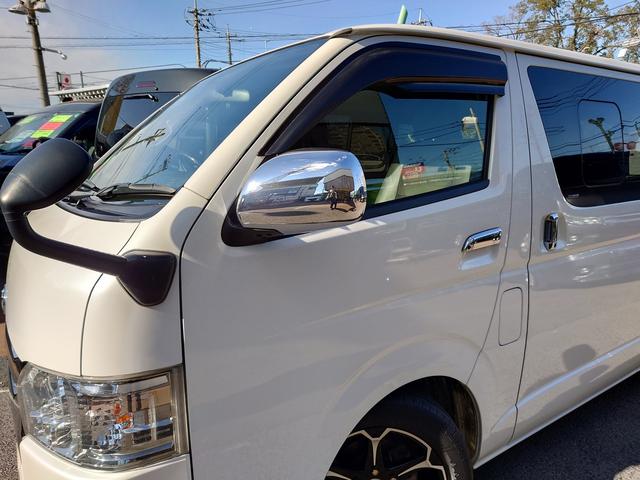 ハイエースバン スーパーGL ダークプライム 4型 3.0ディーゼルターボ 2インチローダウン 17インチアルミホイール フロントエアロ スライド窓 イージークローザー 木目調パネル 純正ナビフルセグTV バックカメラ ETC タイベル交換済み(36枚目)