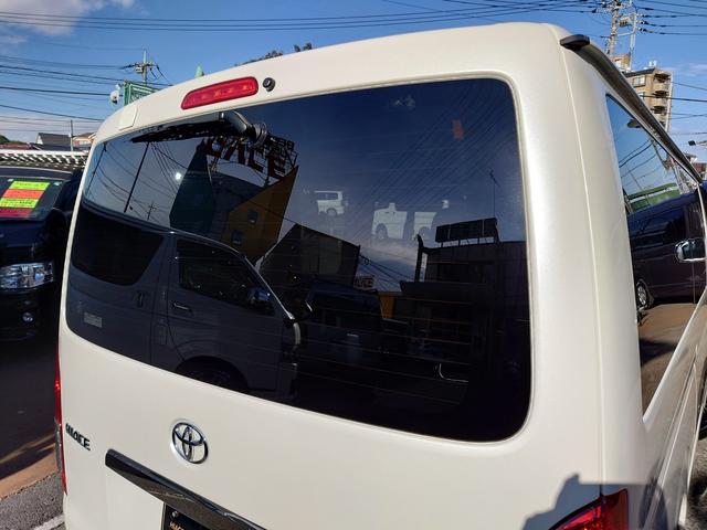 ハイエースバン スーパーGL ダークプライム 4型 3.0ディーゼルターボ 2インチローダウン 17インチアルミホイール フロントエアロ スライド窓 イージークローザー 木目調パネル 純正ナビフルセグTV バックカメラ ETC タイベル交換済み(42枚目)