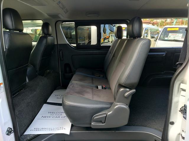 ハイエースバン スーパーGL ダークプライム 4型 3.0ディーゼルターボ 2インチローダウン 17インチアルミホイール フロントエアロ スライド窓 イージークローザー 木目調パネル 純正ナビフルセグTV バックカメラ ETC タイベル交換済み(65枚目)