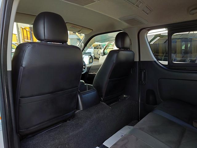 ハイエースバン スーパーGL ダークプライム 4型 3.0ディーゼルターボ 2インチローダウン 17インチアルミホイール フロントエアロ スライド窓 イージークローザー 木目調パネル 純正ナビフルセグTV バックカメラ ETC タイベル交換済み(66枚目)