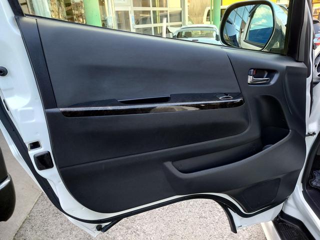 ハイエースバン スーパーGL ダークプライム 4型 3.0ディーゼルターボ 2インチローダウン 17インチアルミホイール フロントエアロ スライド窓 イージークローザー 木目調パネル 純正ナビフルセグTV バックカメラ ETC タイベル交換済み(73枚目)