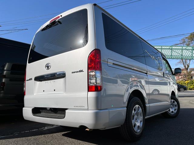 レジアスエースバン ロングスーパーGL 4型 3.0ディーゼルターボ 4WD 純正ナビ バックカメラ ETC LEDライト スライド窓 イージークローザー プライバシーガラス Wエアコン(5枚目)