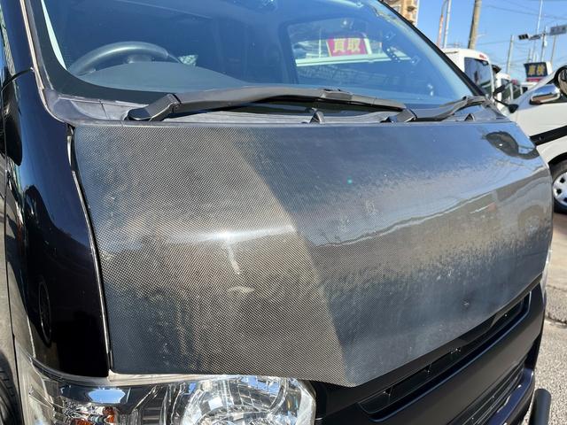 ハイエースバン スーパーＧＬ　ダークプライム　４型　ディーゼル　社外ナビ　ベッドキット　内装カスタム　ソーラーパネル　サブバッテリー　ＦＦヒーター　レカロシート　オーリンズＲサス　足回り改　バッドフェイス　２インチダウン　スライド式セカンドシート（38枚目）