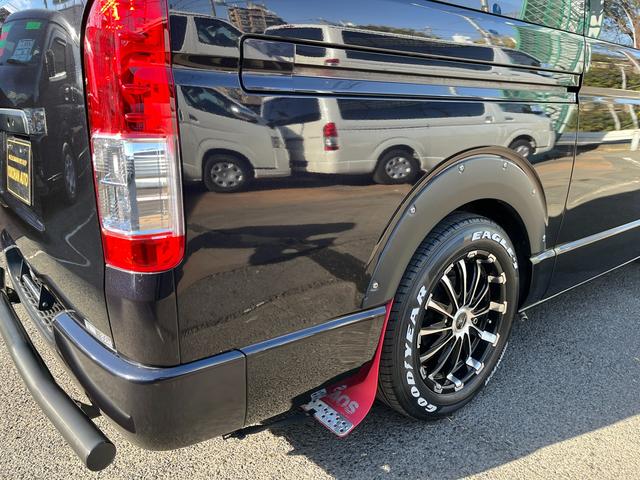 ハイエースバン スーパーＧＬ　ダークプライム　４型　ディーゼル　社外ナビ　ベッドキット　内装カスタム　ソーラーパネル　サブバッテリー　ＦＦヒーター　レカロシート　オーリンズＲサス　足回り改　バッドフェイス　２インチダウン　スライド式セカンドシート（52枚目）