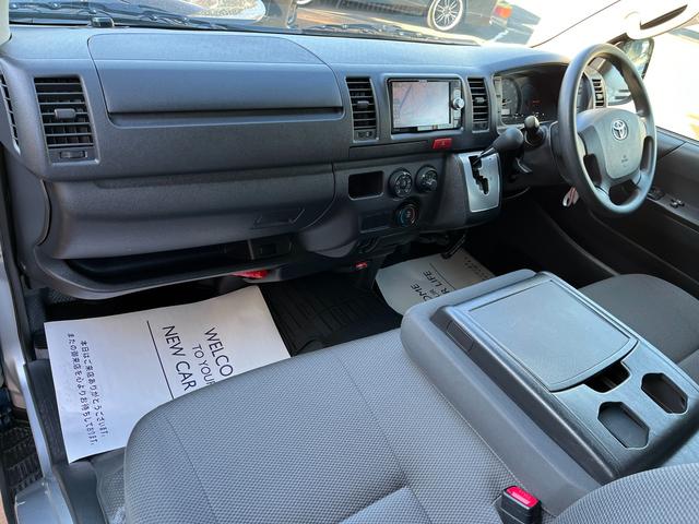 ハイエースバン ロングDX 4型 ハイルーフ パワーリフト付き 荷室ラッシングレール ワンオーナー禁煙 フロア板張り スライド窓 プライバシーガラス 社外ナビ バックカメラ ETC(8枚目)