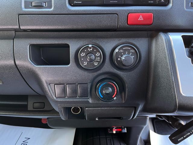 ハイエースバン ロングDX 4型 ハイルーフ パワーリフト付き 荷室ラッシングレール ワンオーナー禁煙 フロア板張り スライド窓 プライバシーガラス 社外ナビ バックカメラ ETC(27枚目)