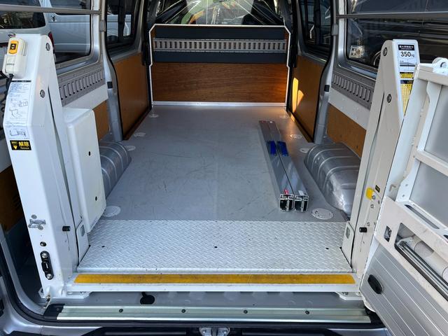 ハイエースバン ロングDX 4型 ハイルーフ パワーリフト付き 荷室ラッシングレール ワンオーナー禁煙 フロア板張り スライド窓 プライバシーガラス 社外ナビ バックカメラ ETC(66枚目)