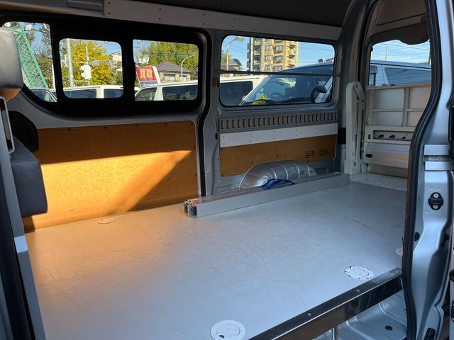 ハイエースバン ロングDX 4型 ハイルーフ パワーリフト付き 荷室ラッシングレール ワンオーナー禁煙 フロア板張り スライド窓 プライバシーガラス 社外ナビ バックカメラ ETC(71枚目)
