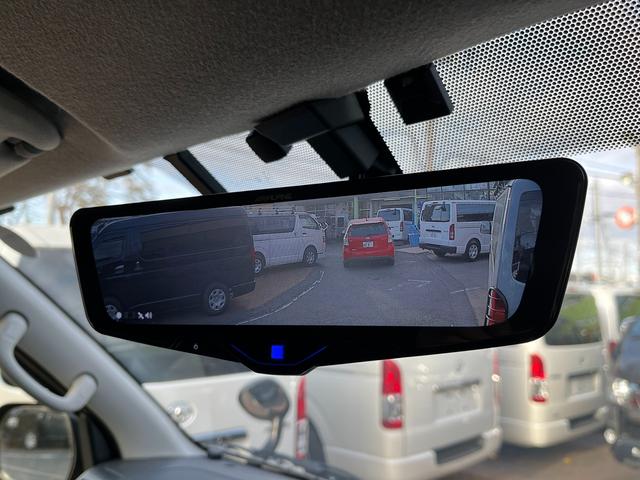 レジアスエースバン ロングＤＸ　ＧＬパッケージ　４型　３．０ディーゼル　５ナンバー１０人乗り公認改造　５ＭＴ　エアロ　１６インチアルミホイール　ローダウン　後席モニター　デジタルルームミラー　クルーズコントロール　社外ナビ　サブウーハー（23枚目）