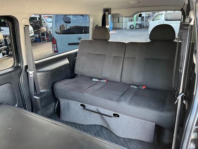 レジアスエースバン ロングＤＸ　ＧＬパッケージ　４型　３．０ディーゼル　５ナンバー１０人乗り公認改造　５ＭＴ　エアロ　１６インチアルミホイール　ローダウン　後席モニター　デジタルルームミラー　クルーズコントロール　社外ナビ　サブウーハー（69枚目）