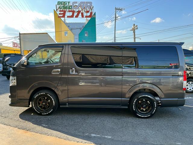 レジアスエースバン スーパーＧＬ　ダークプライム　４型　３．０ディーゼルターボ　寒冷地仕様　純正ナビ　モデリスタエアロ　リアスポイラー　１５インチアルミホイール　ＬＥＤライト＆フォグ　荷室フィルム　電動スライドドア　ＬＥＤ室内灯　バックカメラ　ＥＴＣ（6枚目）