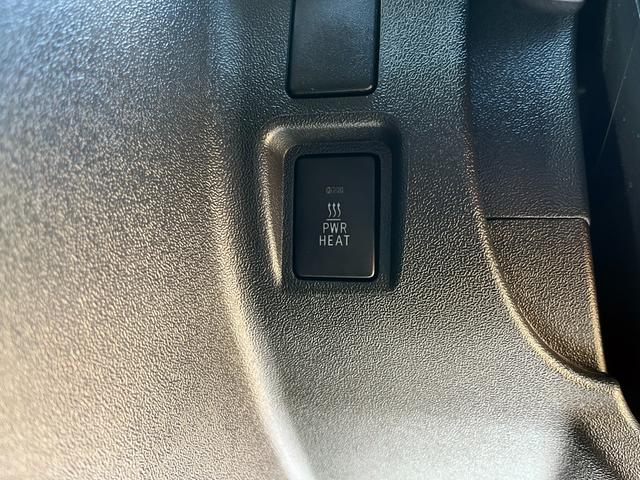 レジアスエースバン スーパーＧＬ　ダークプライム　４型　３．０ディーゼルターボ　寒冷地仕様　純正ナビ　モデリスタエアロ　リアスポイラー　１５インチアルミホイール　ＬＥＤライト＆フォグ　荷室フィルム　電動スライドドア　ＬＥＤ室内灯　バックカメラ　ＥＴＣ（13枚目）