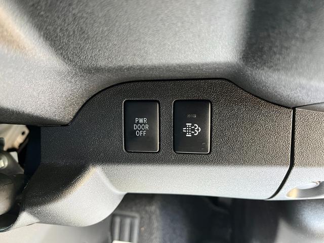 レジアスエースバン スーパーＧＬ　ダークプライム　４型　３．０ディーゼルターボ　寒冷地仕様　純正ナビ　モデリスタエアロ　リアスポイラー　１５インチアルミホイール　ＬＥＤライト＆フォグ　荷室フィルム　電動スライドドア　ＬＥＤ室内灯　バックカメラ　ＥＴＣ（14枚目）