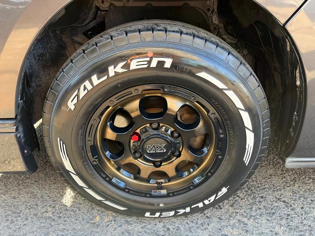 レジアスエースバン スーパーＧＬ　ダークプライム　４型　３．０ディーゼルターボ　寒冷地仕様　純正ナビ　モデリスタエアロ　リアスポイラー　１５インチアルミホイール　ＬＥＤライト＆フォグ　荷室フィルム　電動スライドドア　ＬＥＤ室内灯　バックカメラ　ＥＴＣ（19枚目）