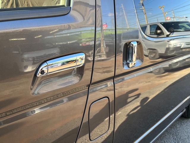 レジアスエースバン スーパーＧＬ　ダークプライム　４型　３．０ディーゼルターボ　寒冷地仕様　純正ナビ　モデリスタエアロ　リアスポイラー　１５インチアルミホイール　ＬＥＤライト＆フォグ　荷室フィルム　電動スライドドア　ＬＥＤ室内灯　バックカメラ　ＥＴＣ（37枚目）