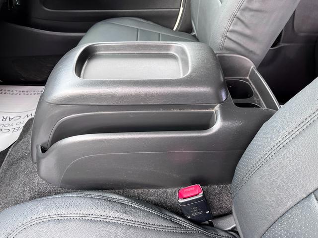 ハイエースバン ロングスーパーＧＬ　４型　ワンオーナー　３．０ディーゼル　社外ナビ　バックカメラ　ＥＴＣ　Ｆエアロ　ＬＥＤライト　スライド窓　イージークローザー　プライバシーガラス　レザー調シートカバー　スマートキー（72枚目）