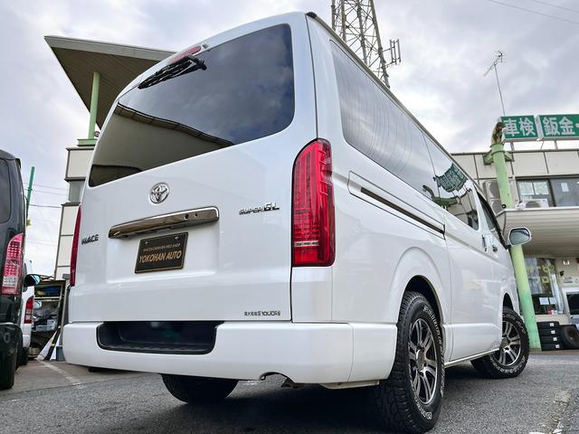 ハイエースバン スーパーＧＬ　ダークプライム　４型　１オーナー禁煙　３．０ディーゼル４ＷＤ　バッドフェイス　ＡＷ１５インチ　エアロ　ウインカーミラー　ベッドキット　ルームキャリア　セカンドテーブル　スライド窓　フィルム　ドラレコ　レーダー探知機（5枚目）