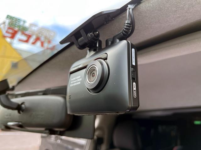 ハイエースバン スーパーＧＬ　ダークプライム　４型　１オーナー禁煙　３．０ディーゼル４ＷＤ　バッドフェイス　ＡＷ１５インチ　エアロ　ウインカーミラー　ベッドキット　ルームキャリア　セカンドテーブル　スライド窓　フィルム　ドラレコ　レーダー探知機（22枚目）