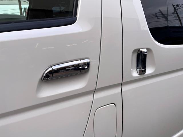 ハイエースバン スーパーＧＬ　ダークプライム　４型　１オーナー禁煙　３．０ディーゼル４ＷＤ　バッドフェイス　ＡＷ１５インチ　エアロ　ウインカーミラー　ベッドキット　ルームキャリア　セカンドテーブル　スライド窓　フィルム　ドラレコ　レーダー探知機（37枚目）