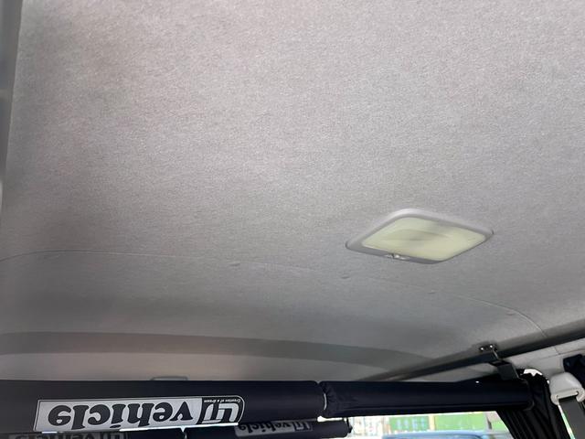 ハイエースバン スーパーＧＬ　ダークプライム　４型　１オーナー禁煙　３．０ディーゼル４ＷＤ　バッドフェイス　ＡＷ１５インチ　エアロ　ウインカーミラー　ベッドキット　ルームキャリア　セカンドテーブル　スライド窓　フィルム　ドラレコ　レーダー探知機（58枚目）