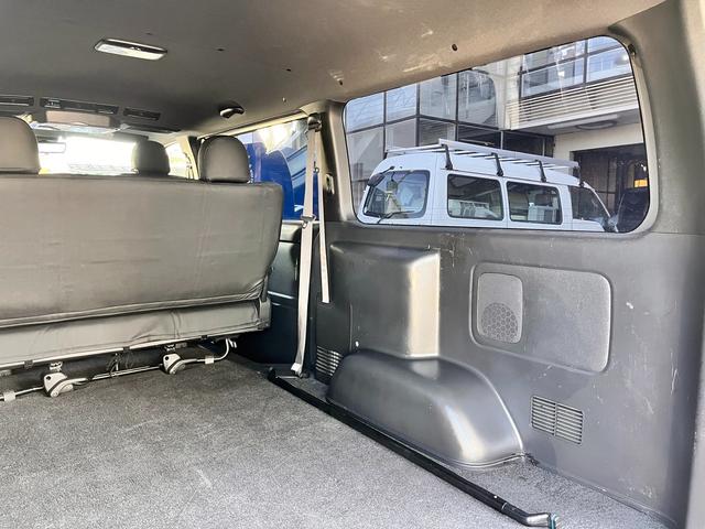 ハイエースバン スーパーＧＬ　ダークプライムＩＩ　６型　バッドフェイス　フルエアロ　ＡＷ１６インチ　Ｒスポイラー　ウインカーミラーカバー　ＬＥＤフォグ　電動スライドドア　Ｄルームミラー　トヨタセーフティセンス　前後ソナー　社外１１型ナビ　後席モニター（67枚目）