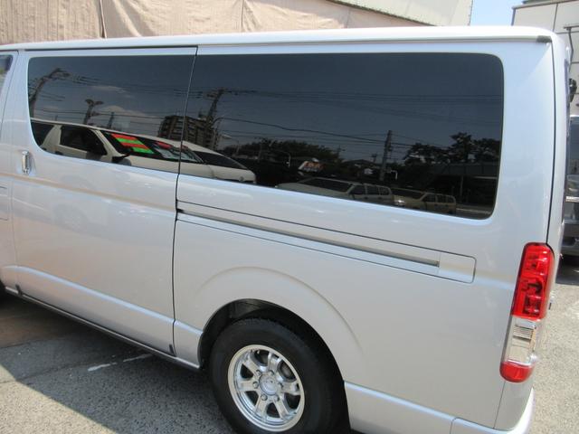ハイエースバン ロングスーパーＧＬ　５型２．８ＤＴ・４ＷＤ　寒冷地　ＴＳＳ　ナビＴＶ　バックカメラ　ＥＴＣ　ドライブレコーダー　エンジンスターター　スマートキー　ＬＥＤ　１５ＡＷ　ハンドルリモコン　リアフィルム　リアシートベルト（52枚目）
