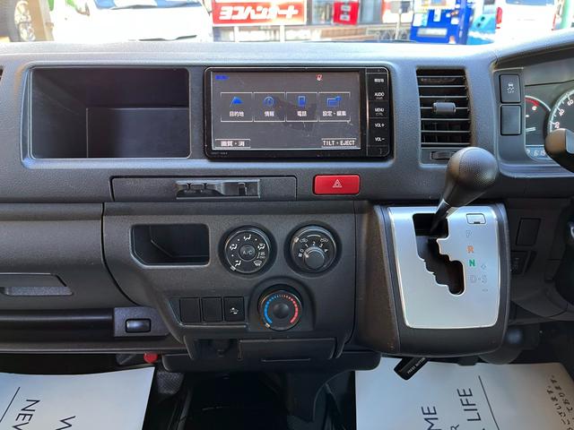 ハイエースバン ＳロングワイドＤＸ　５型　寒冷地仕様　４ＷＤ　純正ナビ　バックカメラ　ＥＴＣ　トヨタセーフティセンス　前席スーパーＧＬシート　電格ミラー　スライド窓　プライバシーガラス（11枚目）