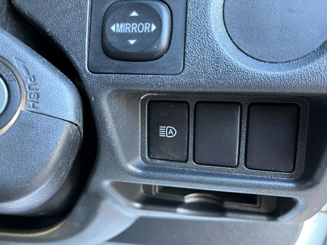ハイエースバン ＳロングワイドＤＸ　５型　寒冷地仕様　４ＷＤ　純正ナビ　バックカメラ　ＥＴＣ　トヨタセーフティセンス　前席スーパーＧＬシート　電格ミラー　スライド窓　プライバシーガラス（16枚目）