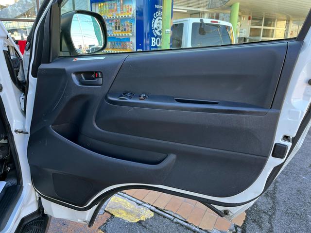ハイエースバン ＳロングワイドＤＸ　５型　寒冷地仕様　４ＷＤ　純正ナビ　バックカメラ　ＥＴＣ　トヨタセーフティセンス　前席スーパーＧＬシート　電格ミラー　スライド窓　プライバシーガラス（74枚目）