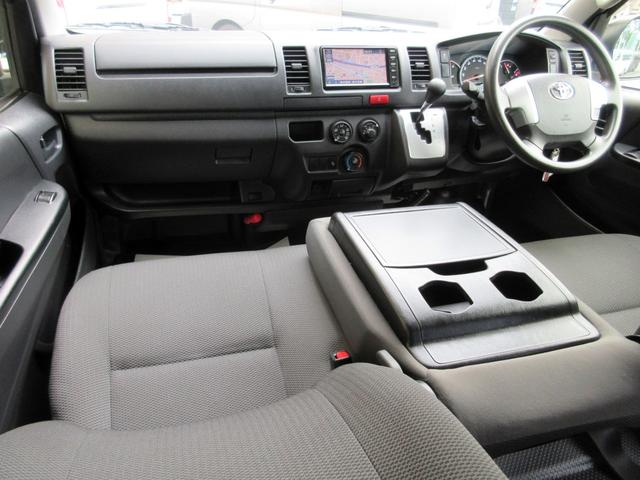 ハイエースバン DX GLパッケージ 5型 ディーゼル4WD 純正ナビ バックカメラ ETC2.0 トヨタセーフティセンス 15インチアルミホイール ドライブレコーダー プライバシーガラス(8枚目)