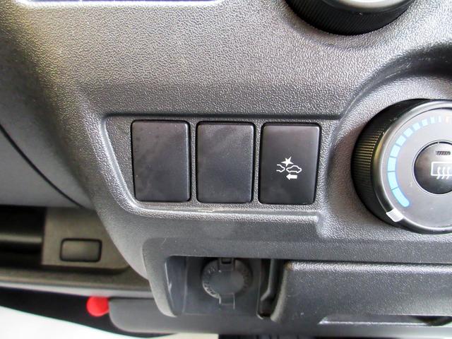 ハイエースバン DX GLパッケージ 5型 ディーゼル4WD 純正ナビ バックカメラ ETC2.0 トヨタセーフティセンス 15インチアルミホイール ドライブレコーダー プライバシーガラス(13枚目)