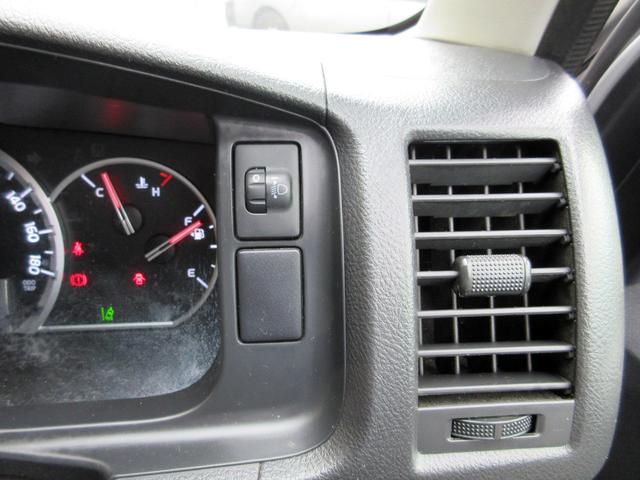 ハイエースバン DX GLパッケージ 5型 ディーゼル4WD 純正ナビ バックカメラ ETC2.0 トヨタセーフティセンス 15インチアルミホイール ドライブレコーダー プライバシーガラス(18枚目)