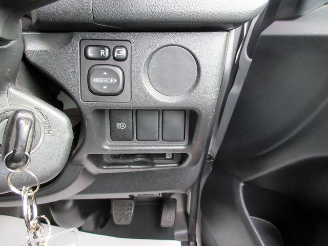 ハイエースバン DX GLパッケージ 5型 ディーゼル4WD 純正ナビ バックカメラ ETC2.0 トヨタセーフティセンス 15インチアルミホイール ドライブレコーダー プライバシーガラス(19枚目)
