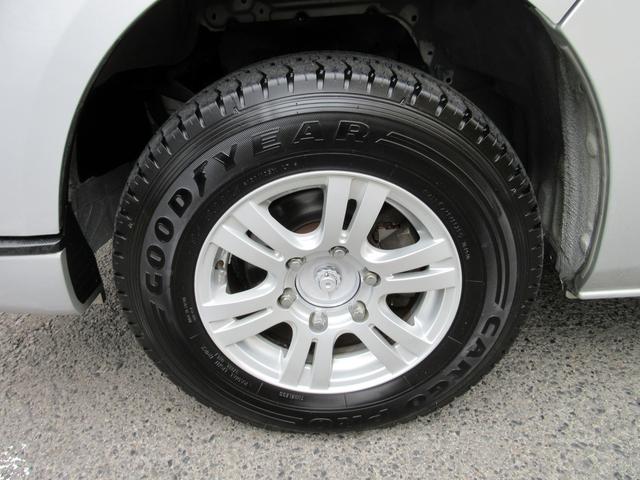 ハイエースバン DX GLパッケージ 5型 ディーゼル4WD 純正ナビ バックカメラ ETC2.0 トヨタセーフティセンス 15インチアルミホイール ドライブレコーダー プライバシーガラス(22枚目)