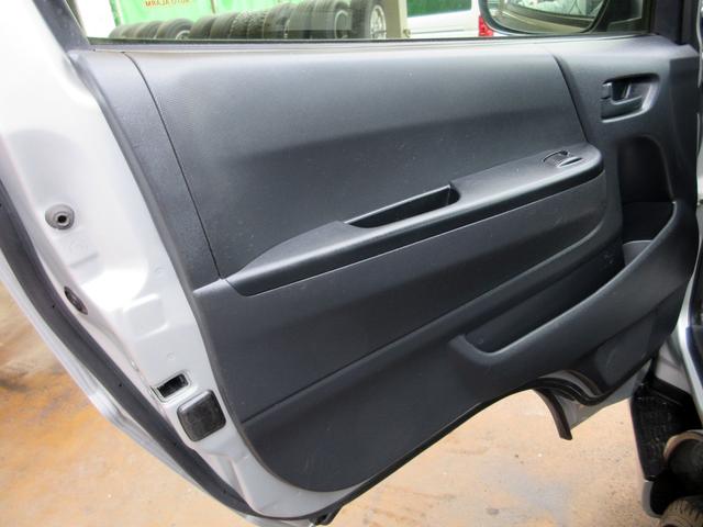 ハイエースバン DX GLパッケージ 5型 ディーゼル4WD 純正ナビ バックカメラ ETC2.0 トヨタセーフティセンス 15インチアルミホイール ドライブレコーダー プライバシーガラス(79枚目)