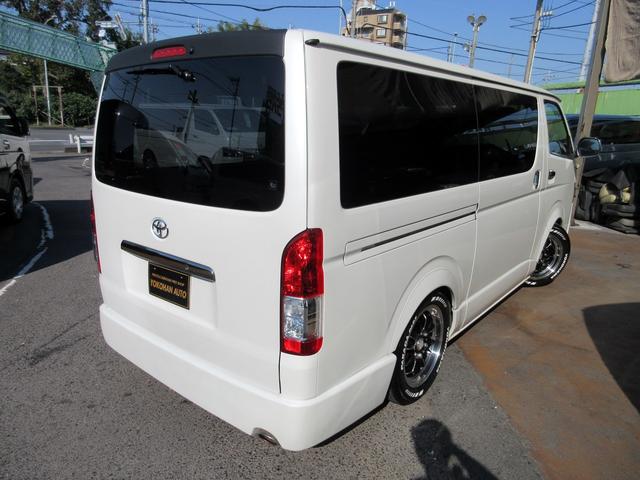 ハイエースバン スーパーGL ダークプライムII 5型 バッドフェイスローダウンカスタム 17インチアルミホイール LEDフォグ 社外リアバンパー 電動スライドドア ベッドキット シートカバー 社外ナビ Bカメラ ETC(21枚目)