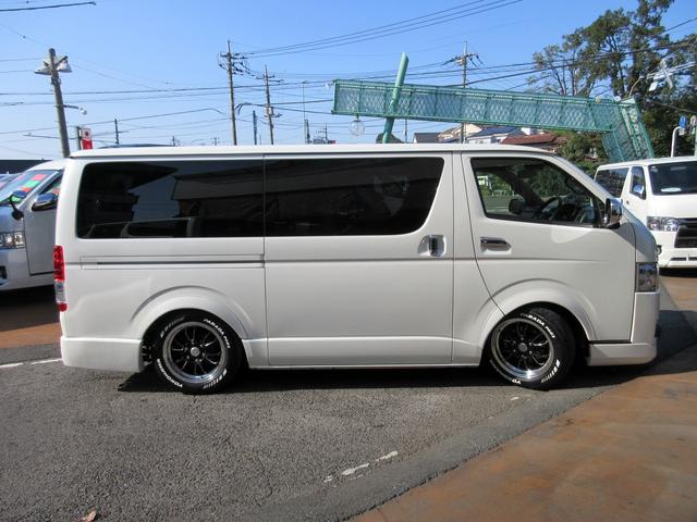 ハイエースバン スーパーGL ダークプライムII 5型 バッドフェイスローダウンカスタム 17インチアルミホイール LEDフォグ 社外リアバンパー 電動スライドドア ベッドキット シートカバー 社外ナビ Bカメラ ETC(43枚目)