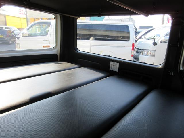 ハイエースバン スーパーGL ダークプライムII 5型 バッドフェイスローダウンカスタム 17インチアルミホイール LEDフォグ 社外リアバンパー 電動スライドドア ベッドキット シートカバー 社外ナビ Bカメラ ETC(61枚目)
